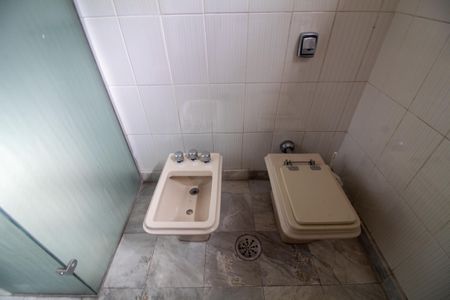 Casa para alugar com 960m², 4 quartos e 10 vagasBanheiro da Suíte 1