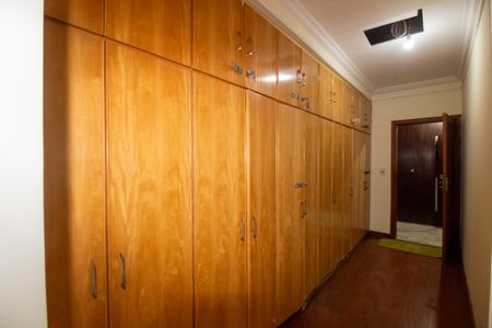Casa para alugar com 960m², 4 quartos e 10 vagasCloset da suíte 3