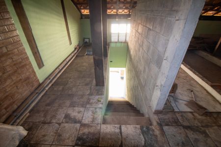 Casa para alugar com 960m², 4 quartos e 10 vagasEscada para o Sótão