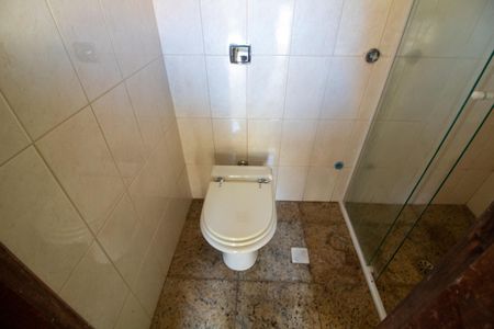 Casa para alugar com 960m², 4 quartos e 10 vagasBanheiro de Serviço