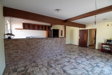 Casa para alugar com 960m², 4 quartos e 10 vagasSótão