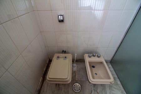 Casa para alugar com 960m², 4 quartos e 10 vagasBanheiro da Suíte 2