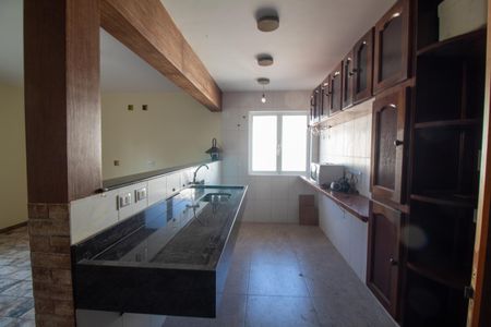 Casa para alugar com 960m², 4 quartos e 10 vagasSótão