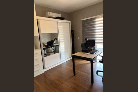 Casa à venda com 240m², 3 quartos e 3 vagas Casa à venda com 240m², 3 quartos e 3 vagasQuarto 1