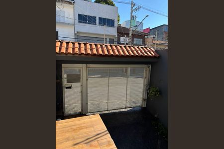 Casa à venda com 240m², 3 quartos e 3 vagas Casa à venda com 240m², 3 quartos e 3 vagasÁrea Externa