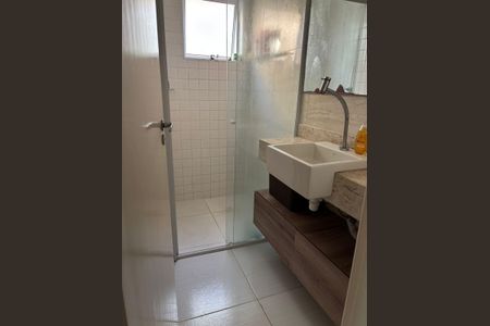 Casa à venda com 240m², 3 quartos e 3 vagas Casa à venda com 240m², 3 quartos e 3 vagasBanheiro 1