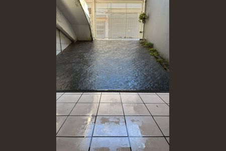 Casa à venda com 240m², 3 quartos e 3 vagas Casa à venda com 240m², 3 quartos e 3 vagasGaragem