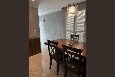 Casa à venda com 240m², 3 quartos e 3 vagas Casa à venda com 240m², 3 quartos e 3 vagasSala de Jantar