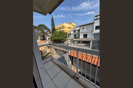Casa à venda com 240m², 3 quartos e 3 vagas Casa à venda com 240m², 3 quartos e 3 vagasSacada