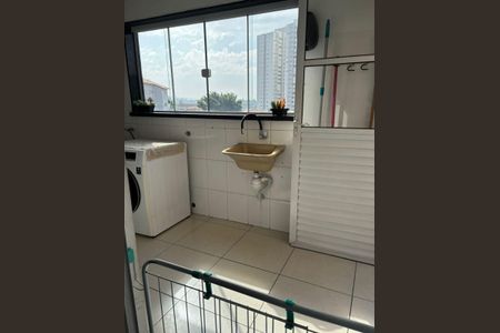 Casa à venda com 240m², 3 quartos e 3 vagas Casa à venda com 240m², 3 quartos e 3 vagasÁrea de Serviço