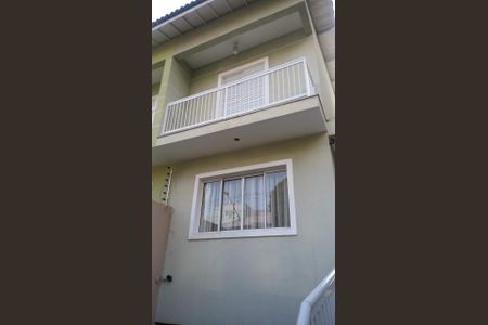 Casa à venda com 240m², 3 quartos e 3 vagas Casa à venda com 240m², 3 quartos e 3 vagasÁrea Externa