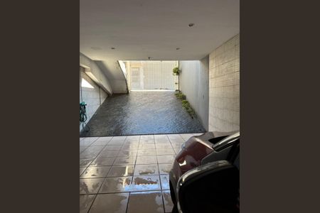 Casa à venda com 240m², 3 quartos e 3 vagas Casa à venda com 240m², 3 quartos e 3 vagasGaragem