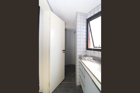 Apartamento à venda com 103m², 1 quarto e 2 vagas Apartamento à venda com 103m², 1 quarto e 2 vagasBanheiro da Suíte