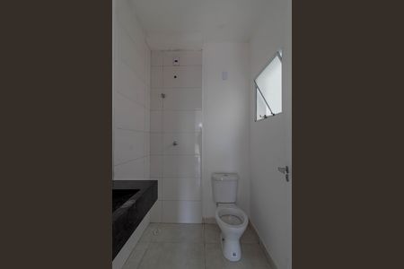 Casa à venda com 80m², 2 quartos e 2 vagasBanheiro da Suite 1