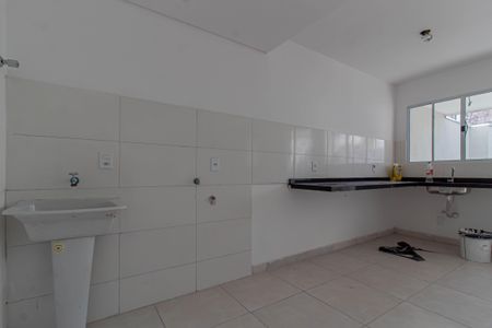 Casa à venda com 80m², 2 quartos e 2 vagasCozinha e Área de Serviço