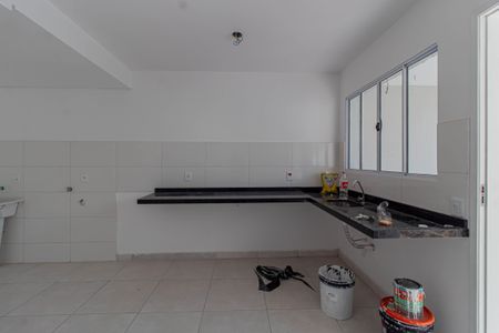 Casa à venda com 80m², 2 quartos e 2 vagasCozinha e Área de Serviço