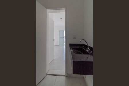 Casa à venda com 80m², 2 quartos e 2 vagasBanheiro da Suite 2