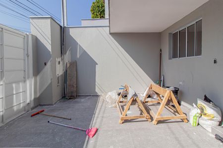 Casa à venda com 80m², 2 quartos e 2 vagasGaragem