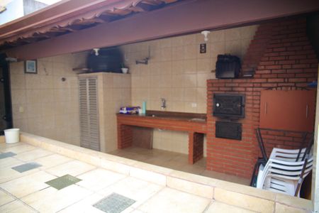 Casa à venda com 200m², 3 quartos e 2 vagasÁrea Externa