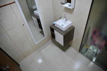 Casa à venda com 200m², 3 quartos e 2 vagasBanheiro