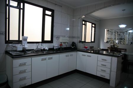 Casa à venda com 200m², 3 quartos e 2 vagasCozinha