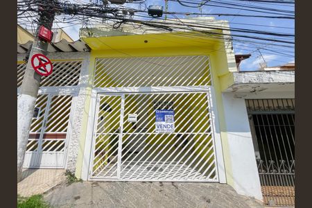 Casa à venda com 170m², 2 quartos e 1 vagaFachada