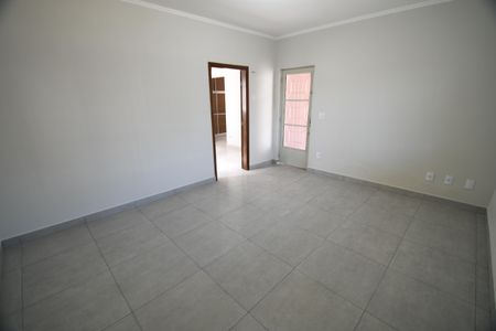 Casa à venda com 130m², 3 quartos e 3 vagasSala