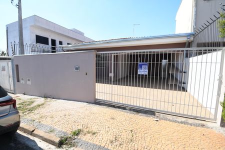 Casa à venda com 130m², 3 quartos e 3 vagasFachada