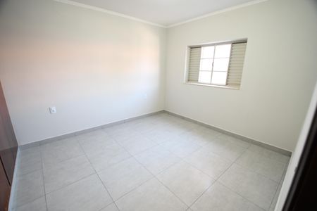 Casa à venda com 130m², 3 quartos e 3 vagasQuarto 2