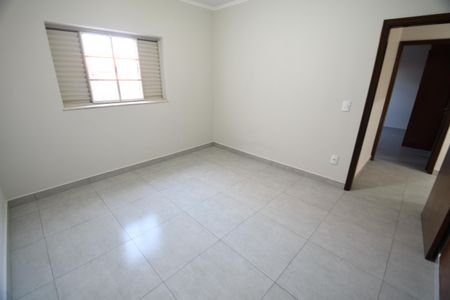 Casa à venda com 130m², 3 quartos e 3 vagasQuarto 2