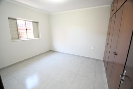 Casa à venda com 130m², 3 quartos e 3 vagasQuarto 3 - Suíte