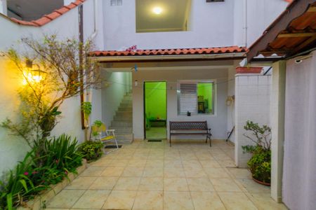 Casa à venda com 140m², 3 quartos e 1 vaga Casa à venda com 140m², 3 quartos e 1 vagaQuintal