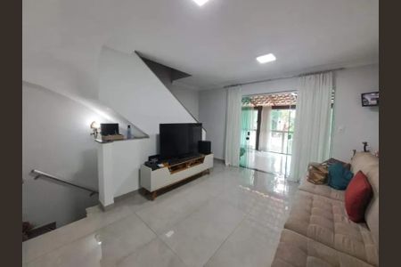 Casa à venda com 130m², 3 quartos e 3 vagas