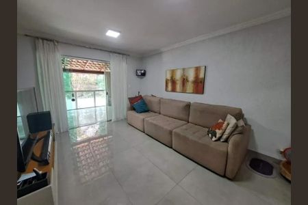 Casa à venda com 130m², 3 quartos e 3 vagas