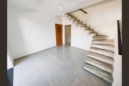 Casa de condomínio à venda com 70m², 2 quartos e 1 vaga