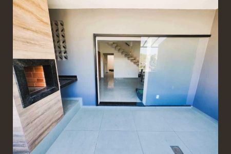 Casa de condomínio à venda com 70m², 2 quartos e 1 vaga