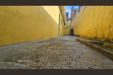 Casa à venda com 80m², 2 quartos e 1 vaga