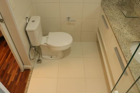 Apartamento para alugar com 160m², 4 quartos e 3 vagasBanheiro da Suíte 2