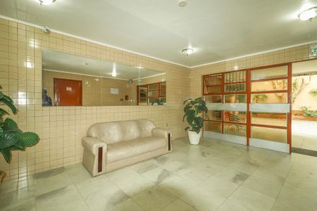 Hall de entrada de apartamento à venda com 0 quarto, 30m² em Independência, Porto Alegre