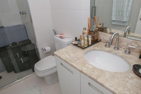 Apartamento à venda com 310m², 4 quartos e 4 vagasBanheiro da Suíte 3