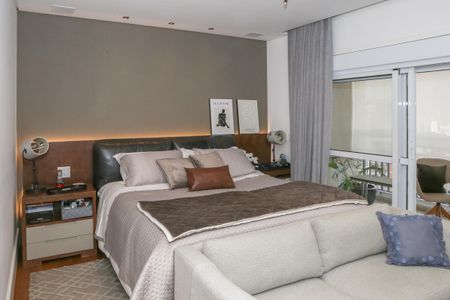 Apartamento à venda com 310m², 4 quartos e 4 vagasSuíte 1