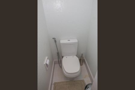 Apartamento à venda com 310m², 4 quartos e 4 vagasBanheiro da Suíte 2