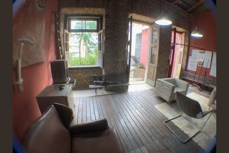 Casa à venda com 234m², 5 quartos e sem vaga