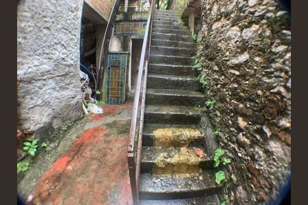 Casa à venda com 234m², 5 quartos e sem vaga