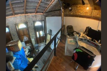 Casa à venda com 234m², 5 quartos e sem vaga