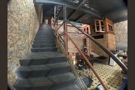 Casa à venda com 234m², 5 quartos e sem vaga