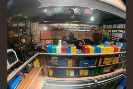 Casa à venda com 234m², 5 quartos e sem vaga