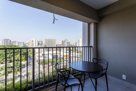 Studio para alugar com 30m², 1 quarto e sem vaga Studio para alugar com 30m², 1 quarto e sem vagaVaranda