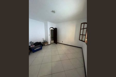 Casa à venda com 229m², 4 quartos e 2 vagas