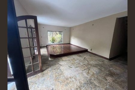 Casa à venda com 229m², 4 quartos e 2 vagas